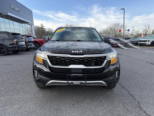 Cherry Black 2023 Kia Seltos SX