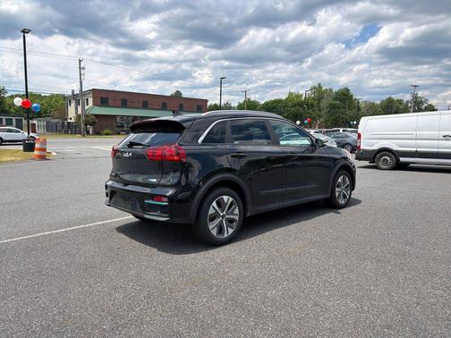 Aurora Black Pearl 2022 Kia Niro EV EX