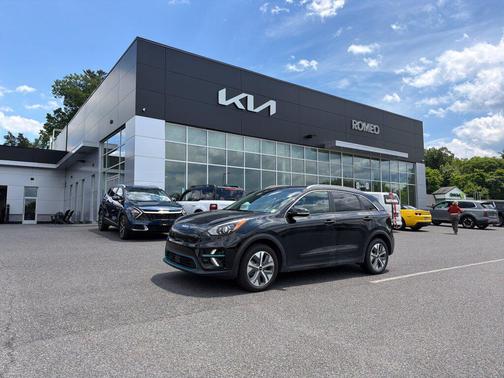 Aurora Black Pearl 2022 Kia Niro EV EX