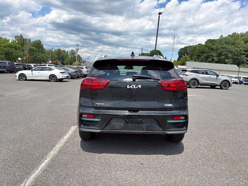Aurora Black Pearl 2022 Kia Niro EV EX