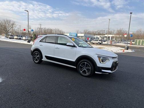 2024 Kia Niro LX