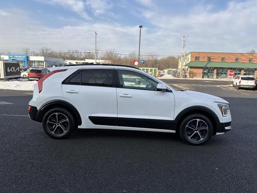 2024 Kia Niro LX
