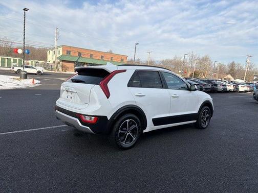 2024 Kia Niro LX