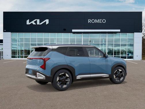 Frost Blue 2027 Kia Seltos S