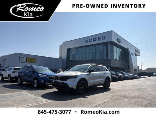 Sparkling Silver 2021 Kia Sorento S