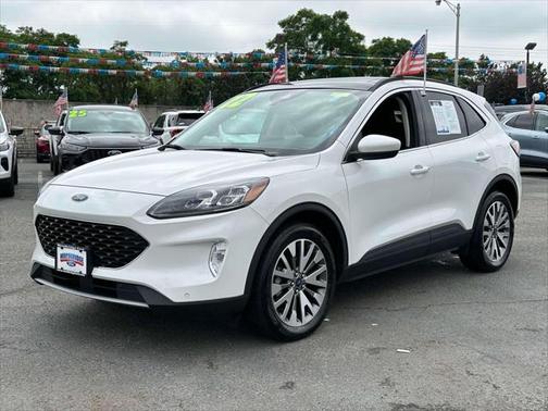 2022 Ford Escape Titanium