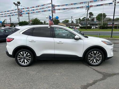 2022 Ford Escape Titanium