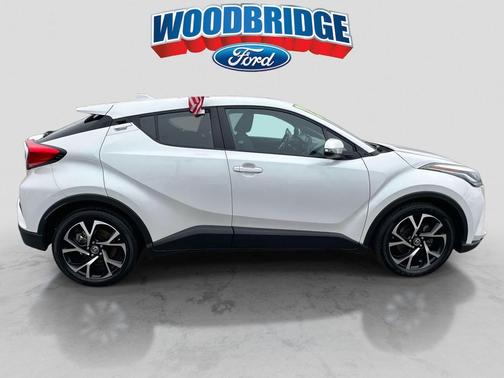 2022 Toyota C-HR XLE