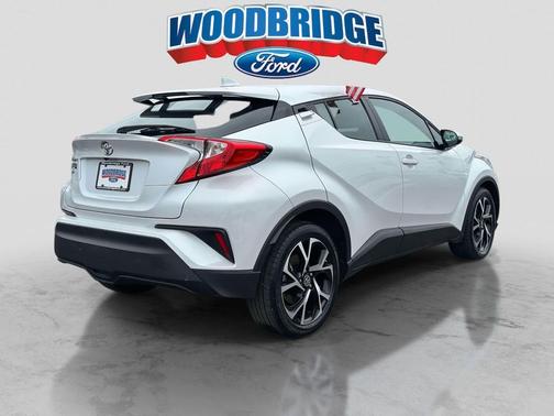 2022 Toyota C-HR XLE