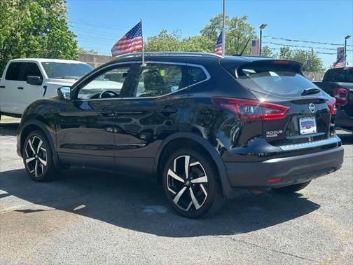 2022 Nissan Rogue Sport SL