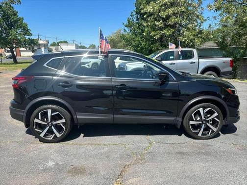 2022 Nissan Rogue Sport SL