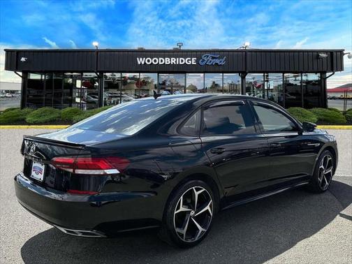 2021 Volkswagen Passat 2.0T R-Line
