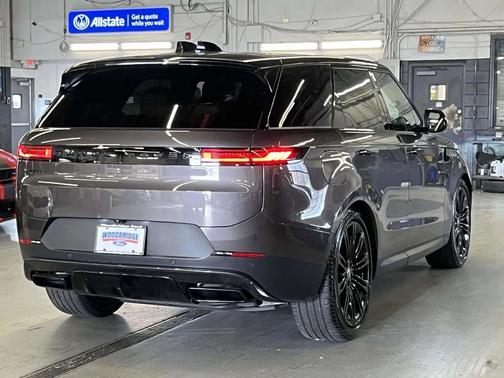 2024 Land Rover Range Rover Sport SE