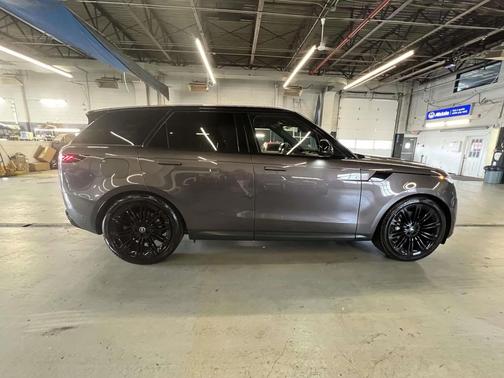 2024 Land Rover Range Rover Sport SE