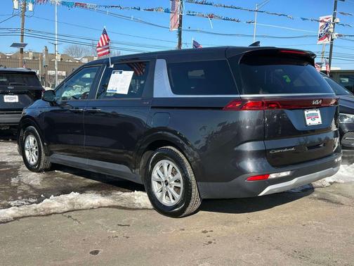 2022 Kia Carnival LXS