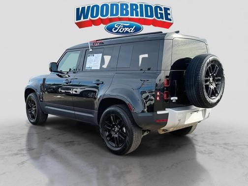 2025 Land Rover Defender 110 P300