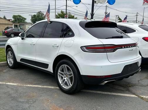 2021 Porsche Macan Base