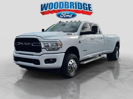 2022 RAM 3500 Big Horn Crew Cab 4x4 8' Box