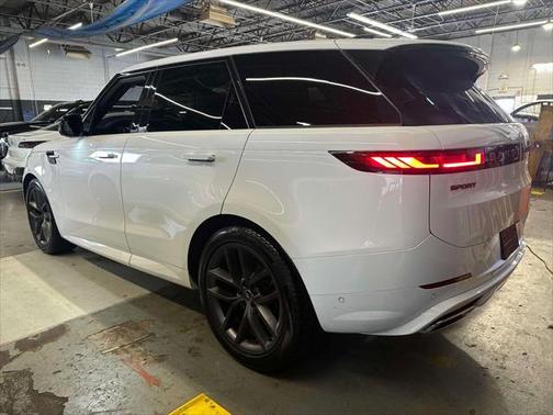 2023 Land Rover Range Rover Sport SE