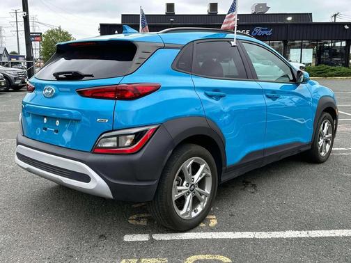 2022 Hyundai KONA SEL