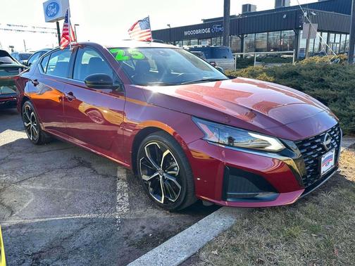 2025 Nissan Altima SR FWD