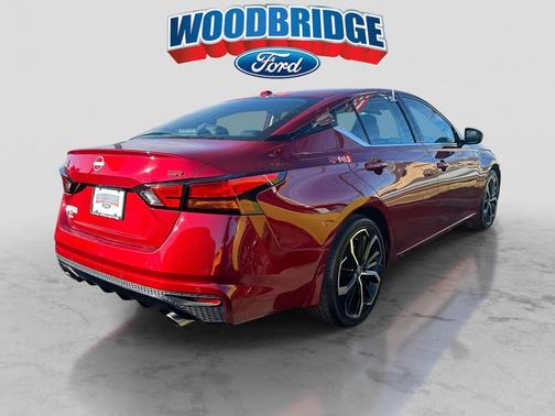 2025 Nissan Altima SR FWD