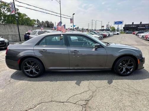 2023 Chrysler 300 Touring