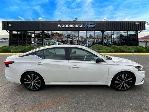 2022 Nissan Altima SR FWD
