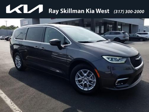 2023 Chrysler Pacifica Touring-L