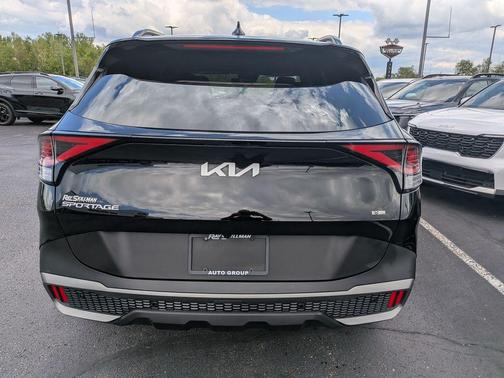 Ebony Black 2024 Kia Sportage X-Line
