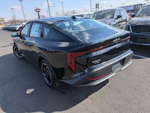 2026 Kia K4 EX