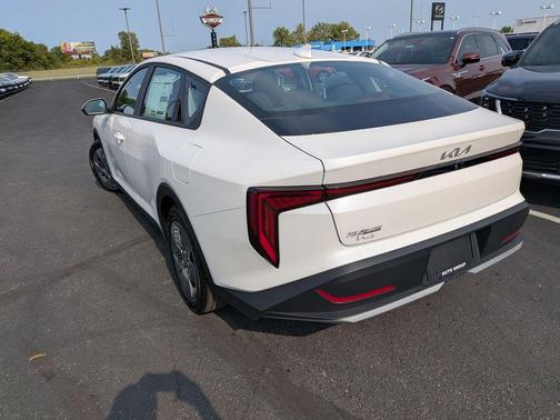 2025 Kia K4 LX