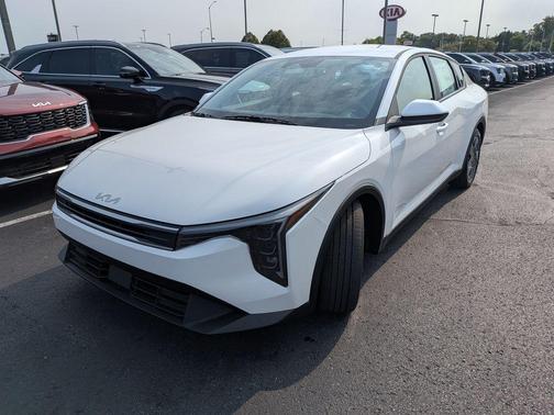2025 Kia K4 LX