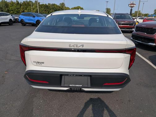 2025 Kia K4 LX