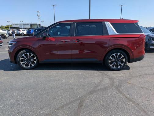 2023 Kia Carnival EX