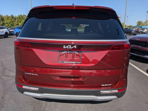 2023 Kia Carnival EX
