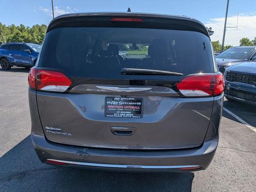 2017 Chrysler Pacifica Touring-L
