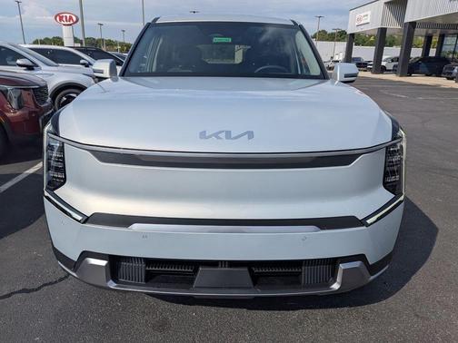 2026 Kia EV9 Light Long Range