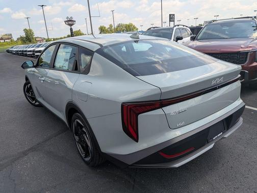2025 Kia K4 EX