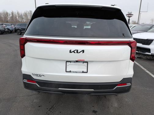 2026 Kia Carnival SX