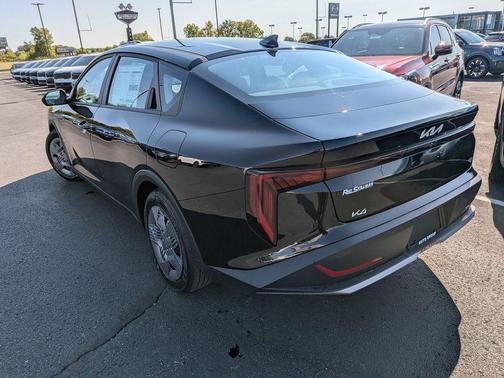 2025 Kia K4 LX