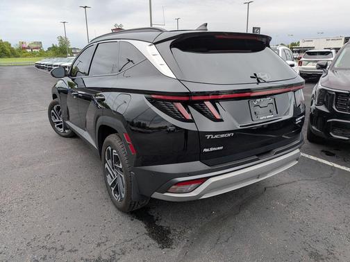 Phantom Black 2025 Hyundai TUCSON Limited