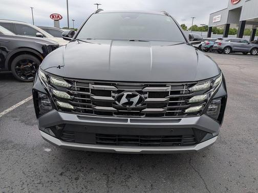 Phantom Black 2025 Hyundai TUCSON Limited