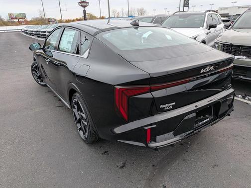 2025 Kia K4 GT-Line