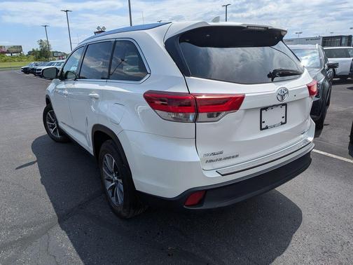 Blizzard Pearl 2019 Toyota Highlander XLE