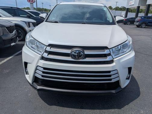 Blizzard Pearl 2019 Toyota Highlander XLE