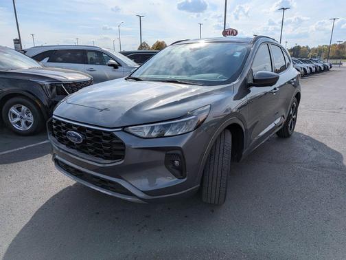 Gray Metallic 2023 Ford Escape ST-Line Select