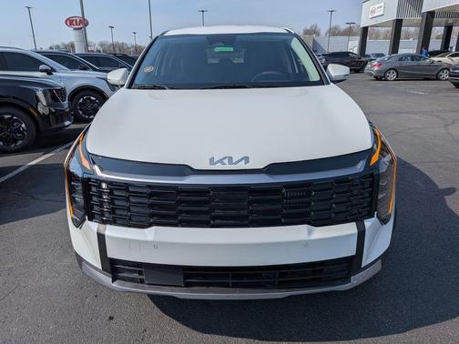 Snow White Pearl 2026 Kia Sportage Hybrid S