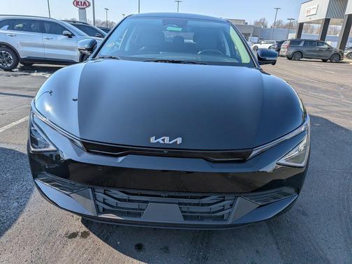 Ebony Black 2025 Kia EV6 Light Long Range
