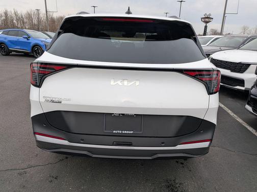 Glacial White Pearl 2026 Kia Sportage EX